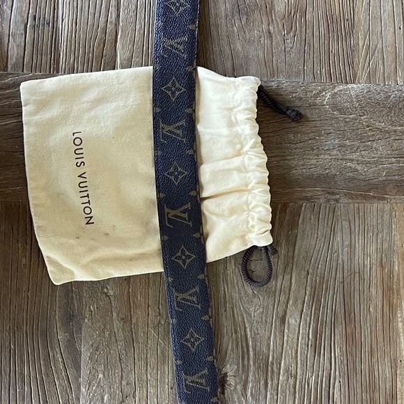 Limited edition Louis Vuittons man’s Calf Skin belt.LV Monogram belt Rare Buckle - Picture 5 of 6